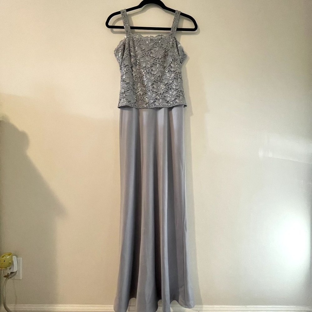 Alex Evenings Silver Sequin Long Dress and Jacket - Mother of the Bride - Picture 4 of 13